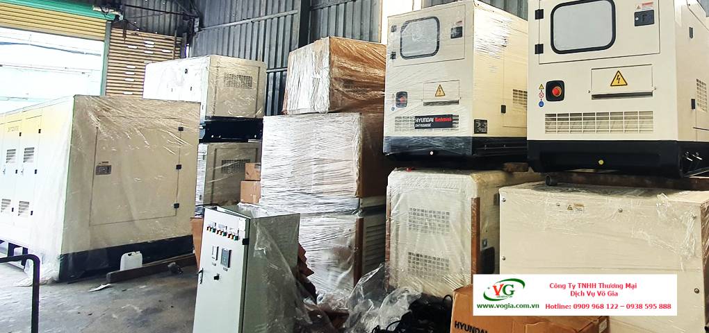 Máy phát điện 10kVA chạy dầu 3 pha Hyundai HD11000SE-3