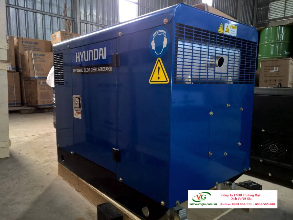 Máy phát điện 10kVA chạy dầu 3 pha Hyundai HD11000SE-3