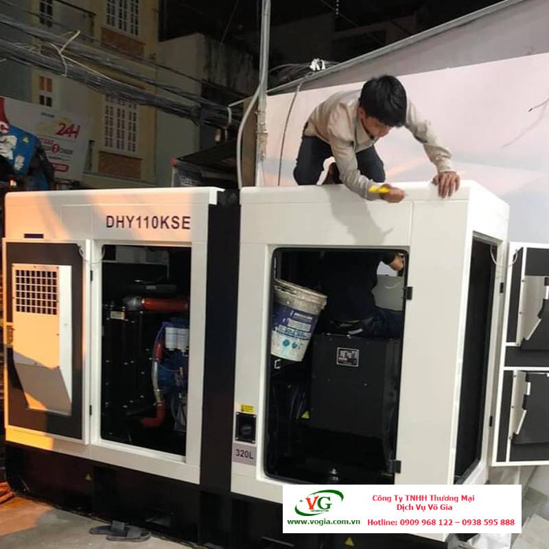 Máy phát điện 110KVA Hyundai Chạy Dầu Diesel 3 pha DHY125KSE