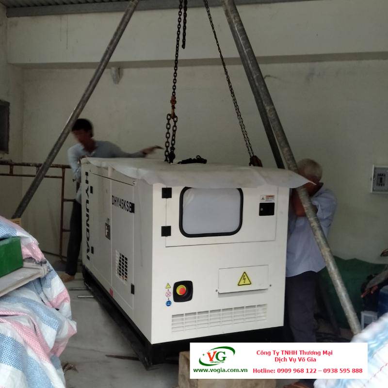 Máy phát điện 140KVA Hyundai 3 pha chạy dầu Diesel DHY150KSE