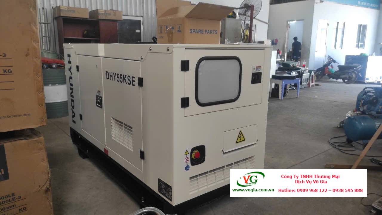 Máy phát điện 50KVA -55KVA Hyundai DHY55KSE-3 pha chạy dầu Diesel