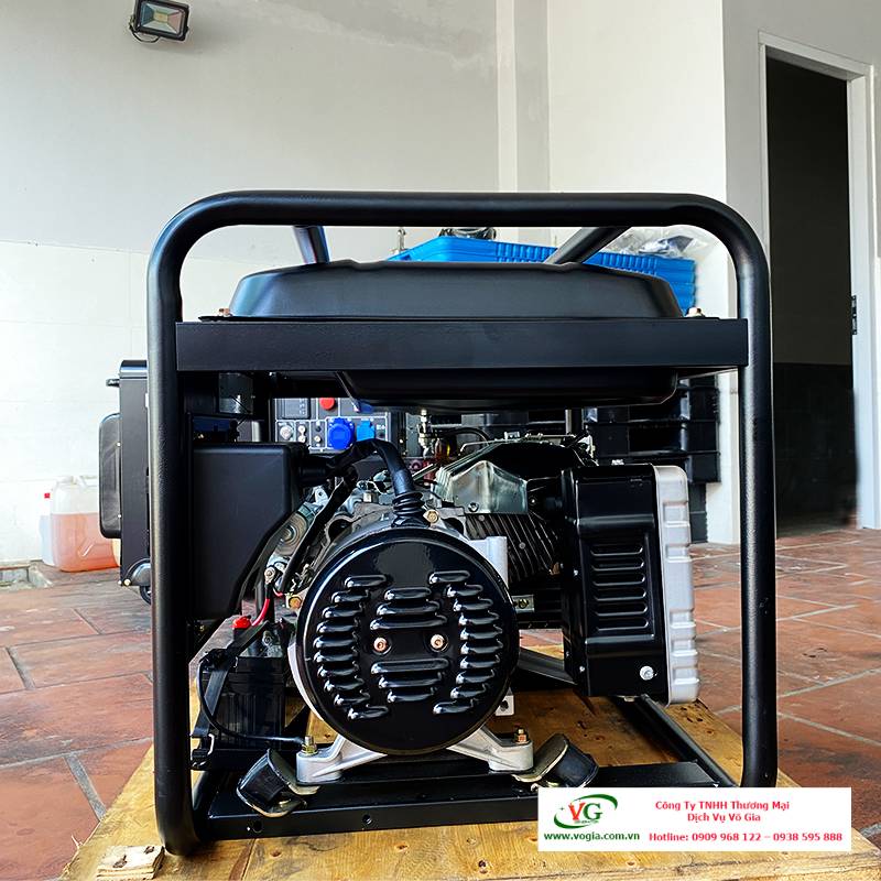 Máy phát điện 6kW – 6.6kW chạy xăng 3 pha Hyundai HY9000LE