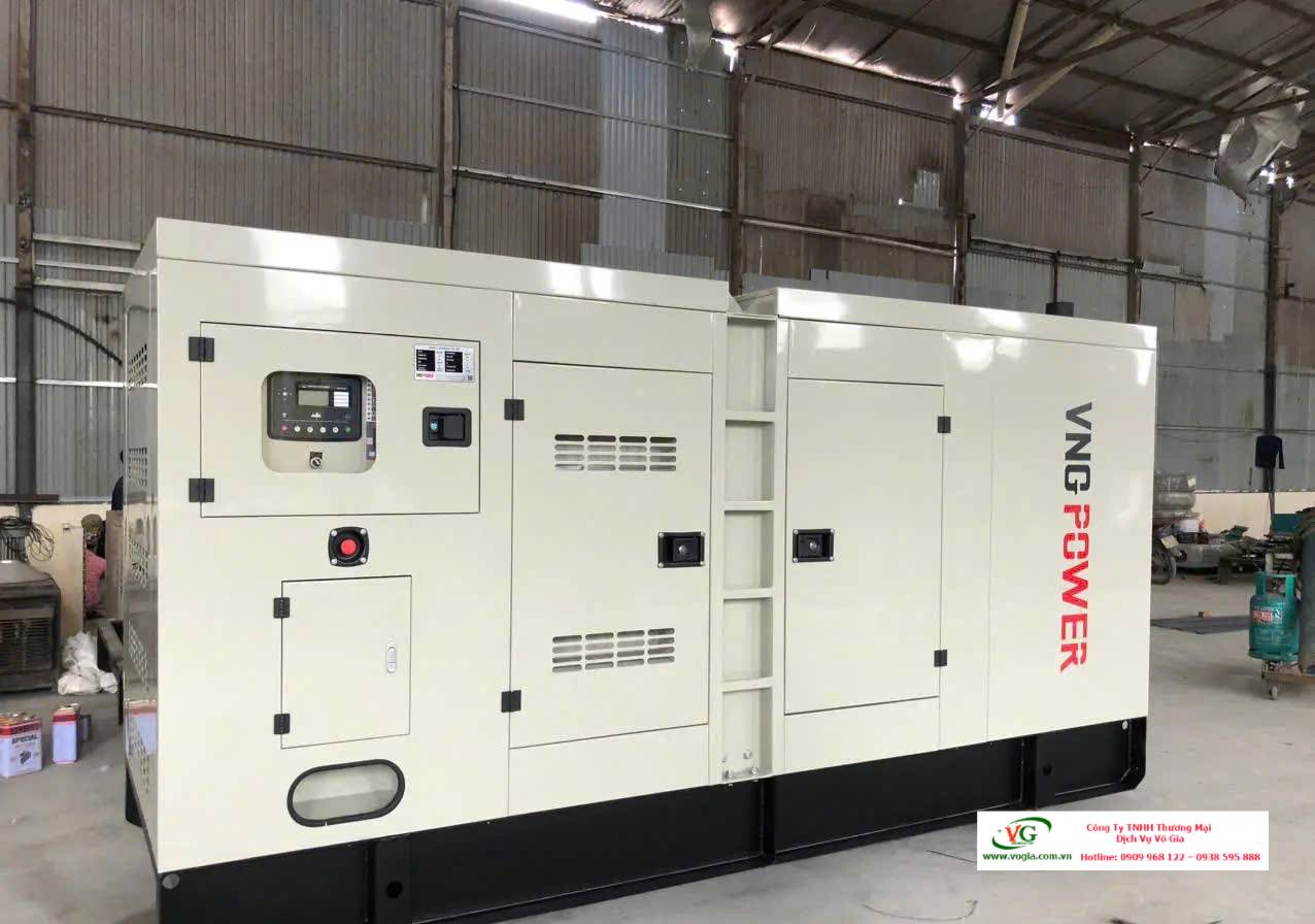 Máy phát điện Cummins 300kVA – 330kVA có vỏ chống ồn đồng bộ