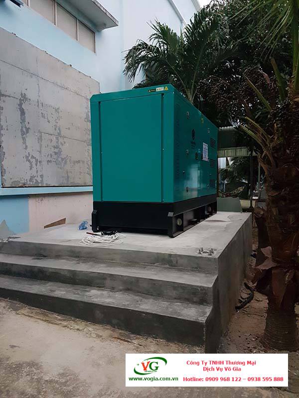 Máy phát điện Cummins 300kVA – 330kVA có vỏ chống ồn đồng bộ
