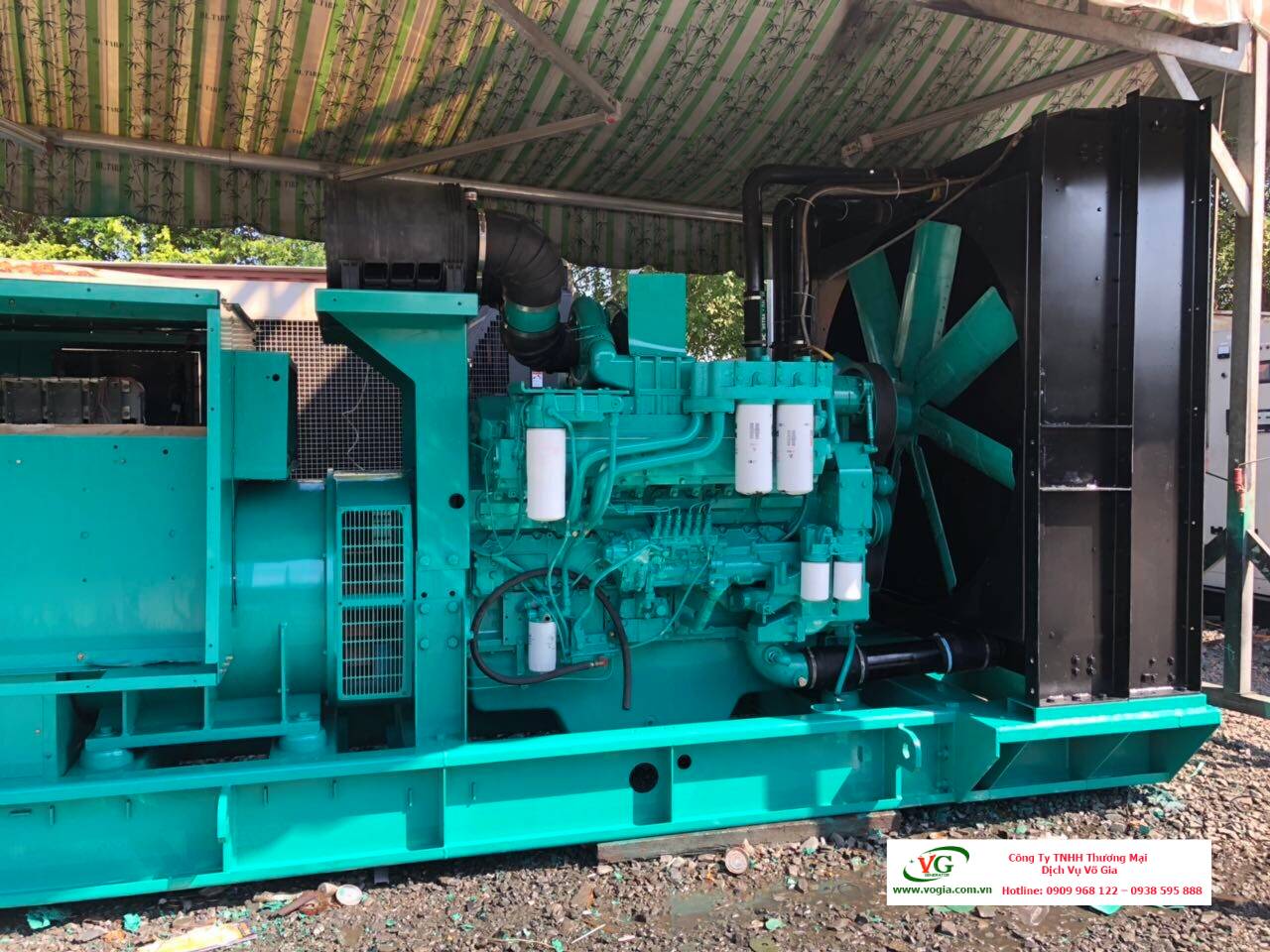 Máy phát điện Cummins 360kVA – 400kVA có vỏ chống ồn đồng bộ